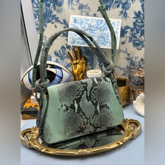 🆕 CULT GAIA 🧿 X BRATZ NWOT Green Snakeskin Flap Purse, Knotted Handle *SAMPLE* - Picture 2 of 15